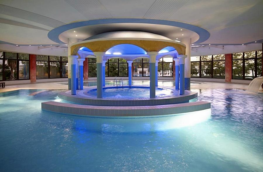 Mitsis Galini Hotel Kamena Vourla Ngoại thất bức ảnh The swimming pool at the hotel